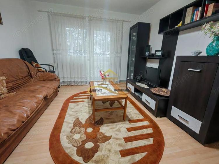 Inchiriez apartament 3 camere semidecomandate, etaj 1, zona Narcisa - 10