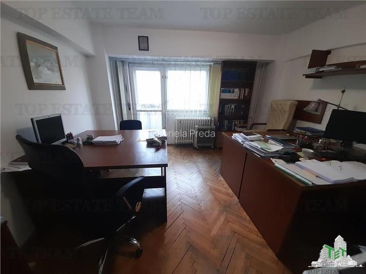 Piata Unirii  chiar la metrou in exclusivitate vanzare 2 camere cu loc de parcar