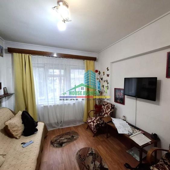 Apartament cu 3 camere semidecomandat în Gară