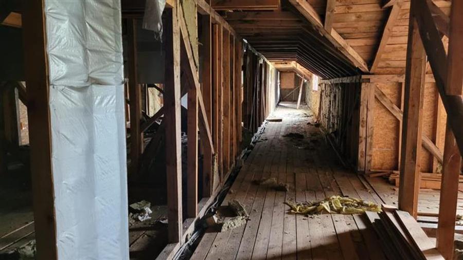 Oportunitate investitie | Teren 10 000 mp cu constructie de 530 mp la 10 km de V - 19