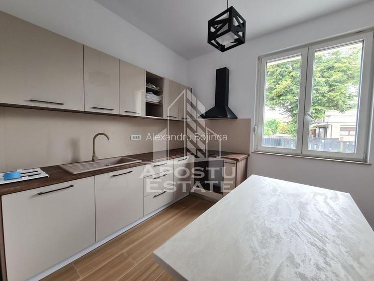 Triplex ,3 camere, centrala proprie, loc de parcare, Zona Semicentrala Triplex ,3 camere, centrala proprie, loc de parcare, Zona Semicentrala