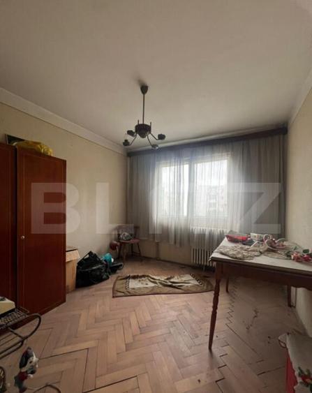 Apartament cu 3 camere, 48mp, de renovat, zona Micro 3 - 3
