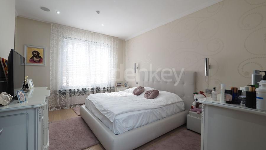 Vilă impresionantă pe un singur nivel | piscina | 2 garaje - 21