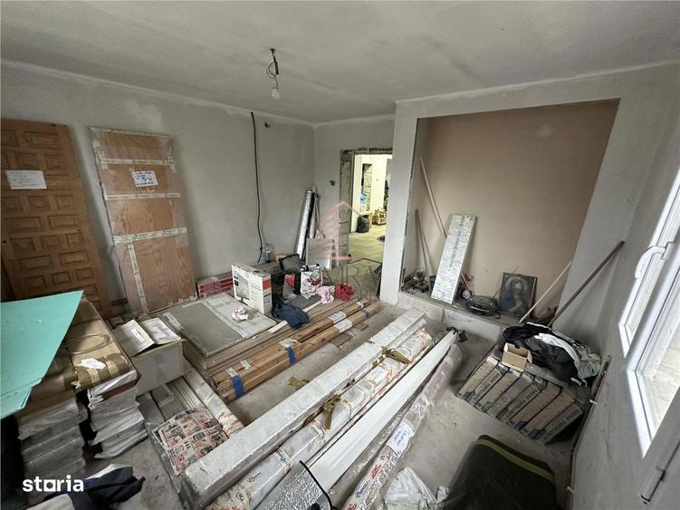 Casa 5 camere parter + etaj, teren de 1000 mq Livada - 5