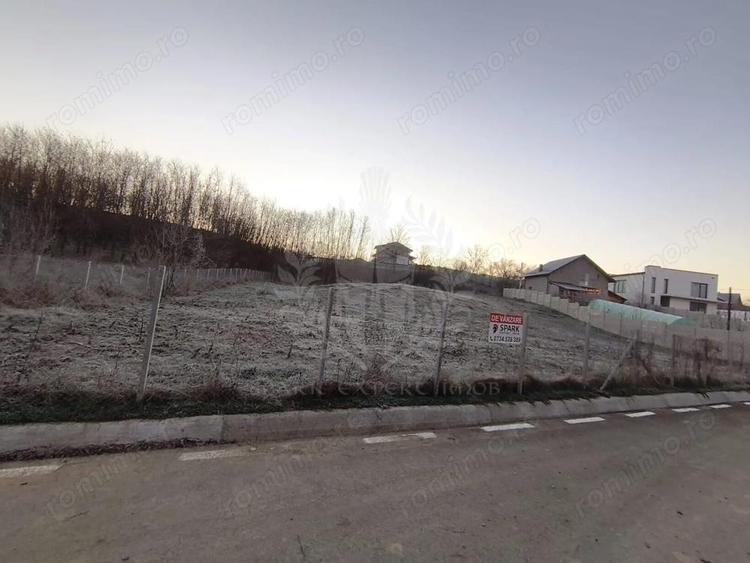 TEREN INTRAVILAN//COM. PLOPU//1300//2700 MP - 5