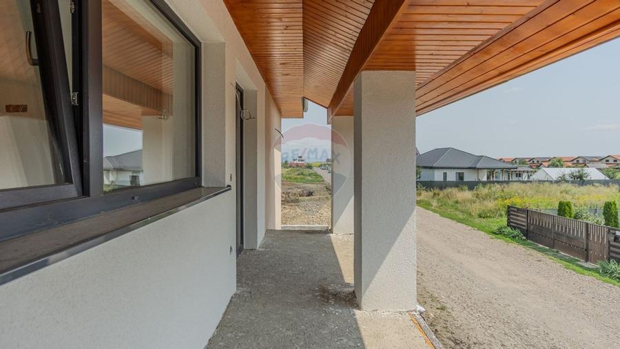 Casa moderna, la cheie, in Cristian - Str. Carpati - 32