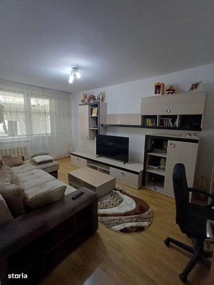 De vanzare apartament cu 3 camere si balcon, etajul 1, 73.500 euro - 1