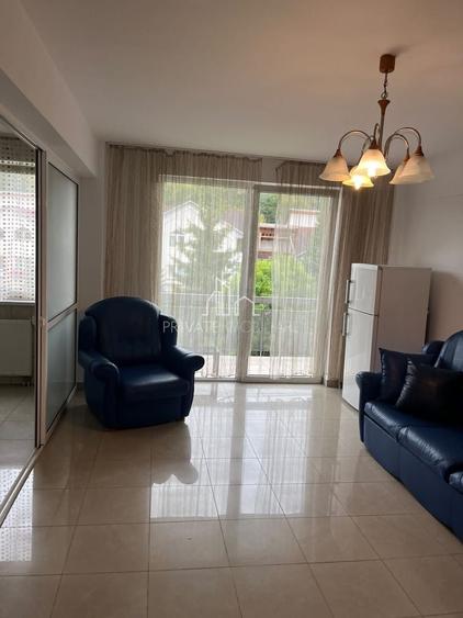 Apartament cu 3 camere decomandat în Tudor