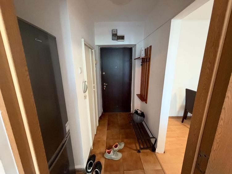 Apartament cu 2 camere semidecomandat, mobilat în Barbu Văcărescu