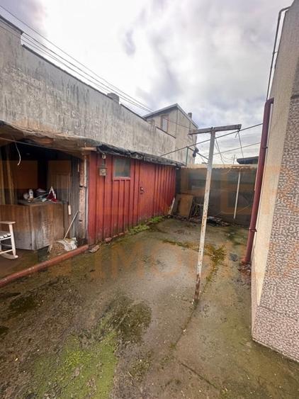 Casa de vanzare, situata in zona Stadion - 8