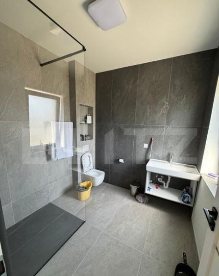 Apartament cu 3 camere, prima inchiriere, 80 mp, parcare, te - 8