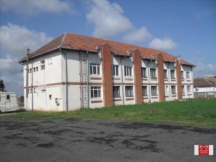 Spațiu industrial, de 7,000 mp, în Sânnicolau Mic