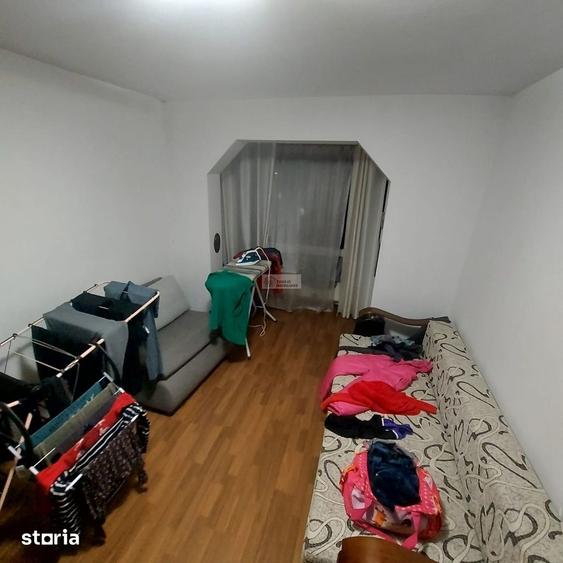 De vanzare 4 camere/97 mp utili/Scoala 10/Focsani/et 3/4 - 2