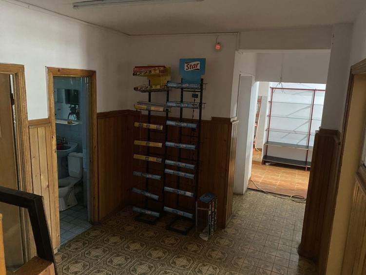Spațiu comercial, de 110 mp, în Cet