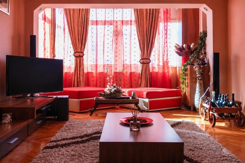 Apartament cu 2 camere decomandat în Vasile Aaron