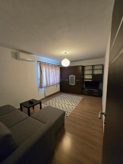 Apartament cu 2 camere decomandat în Lipovei