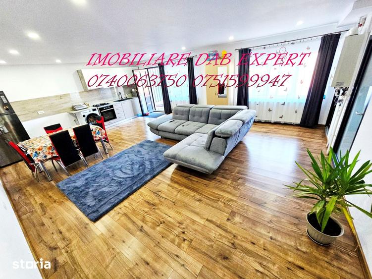 Casă cu 5 camere cu Teren 370 Mp în Port