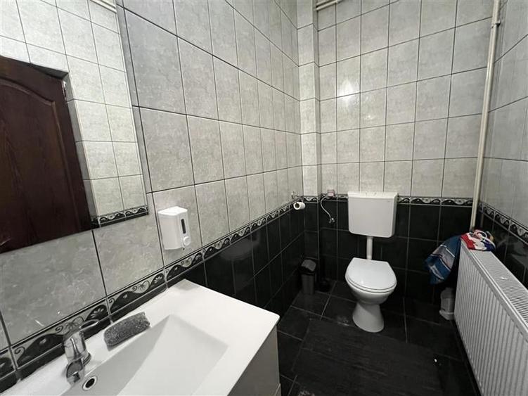 Casă individuală cu 6 camere cu Piscina în Dâmbu Pietros