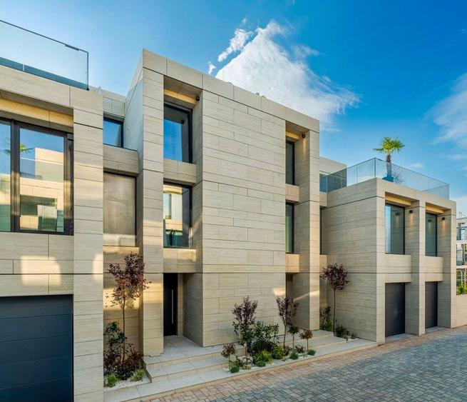 Duplex cu 5 camere cu Canalizare în Pipera