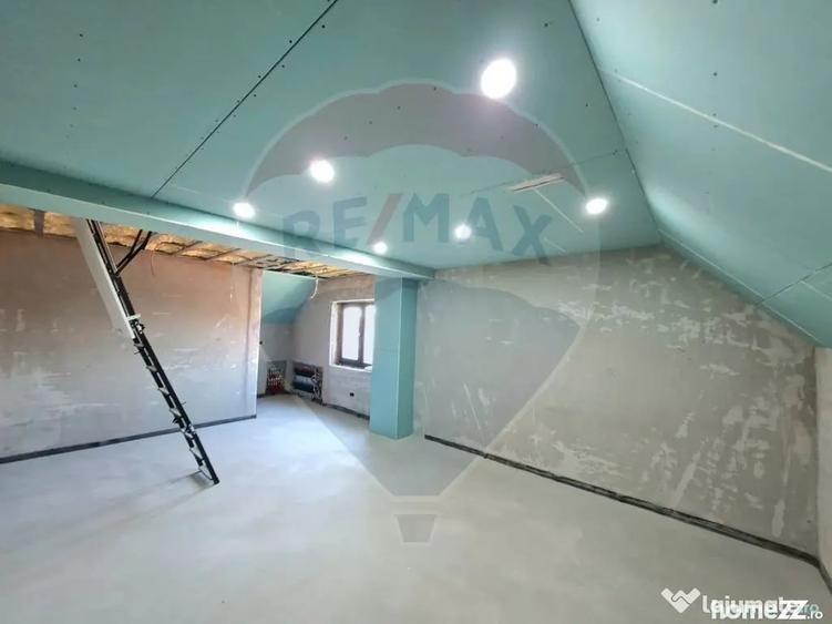 Casă cu 4 camere cu Teren 517 Mp în Vladimirescu