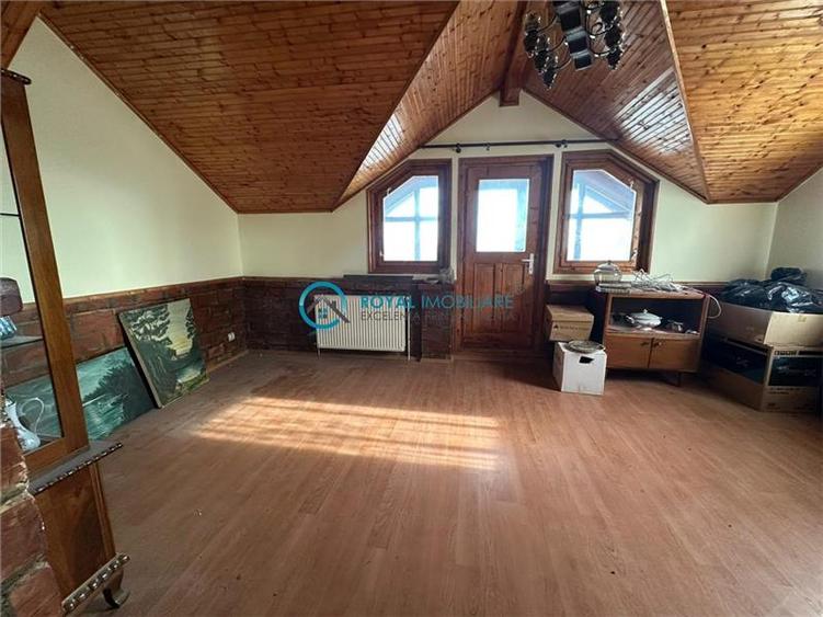 Casă individuală cu 6 camere cu Garaj în Central