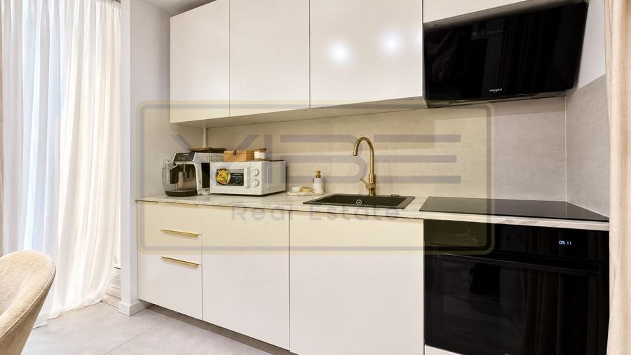 Apartament cu 3 camere semidecomandat, mobilat în Tătărași