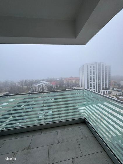 Apartament cu 7 camere decomandat în Breazu