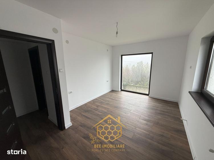 Casă cu 4 camere cu Teren 300 Mp în Șimnicu de Jos