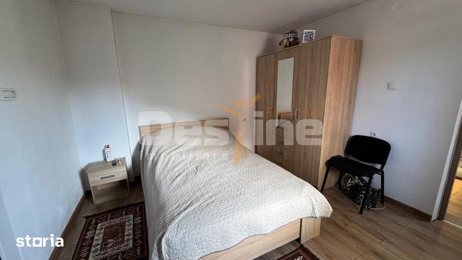 Casă cu 3 camere cu Teren 2121 Mp în Vadu Crișului