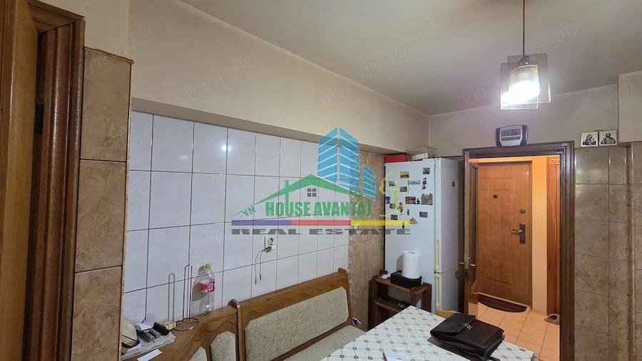 Apartament cu 3 camere decomandat în Obor
