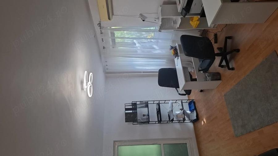 Apartament cu 3 camere decomandat în Central