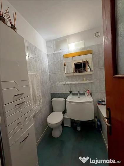 Apartament cu 4 camere decomandat în Decebal