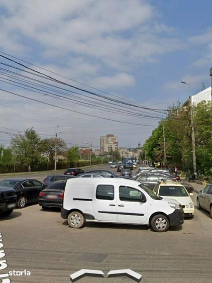 Spațiu comercial, de 100 mp, în Podu Roș
