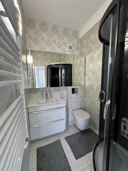 Apartament cu 4 camere semidecomandat în Central