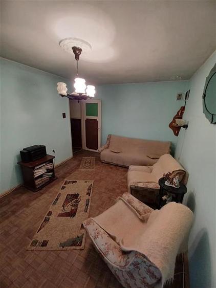 Apartament cu 2 camere semidecomandat în Independenței