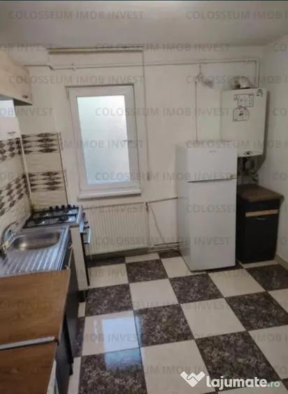 Apartament cu 2 camere semidecomandat în Centrul Civic