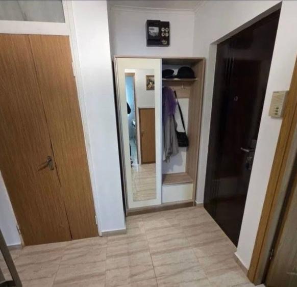 Apartament cu 2 camere decomandat, mobilat în Galata