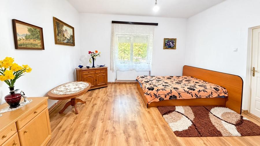 Casă individuală cu 7 camere cu Canalizare în Mâsca