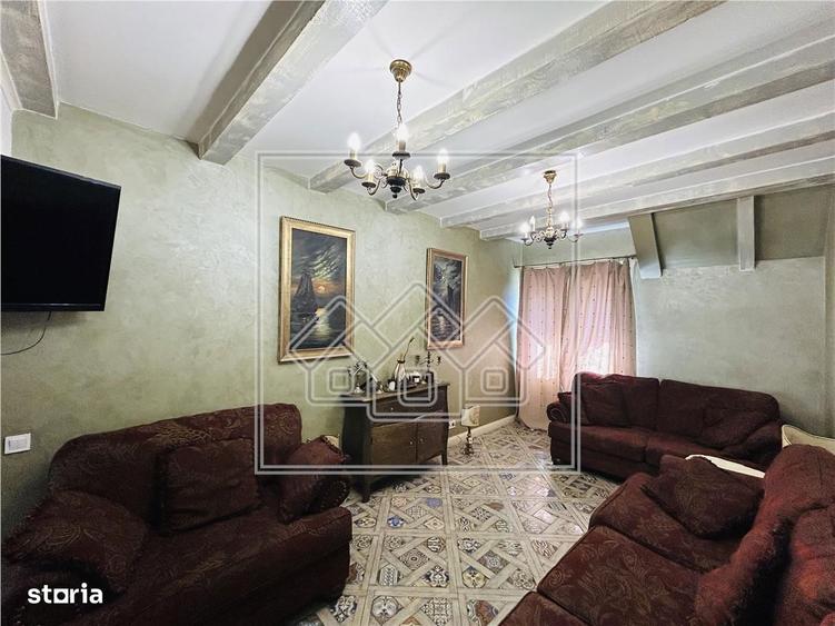 Apartament cu 4 camere, 2 bai, terasa - B-dul Victoriei - 1