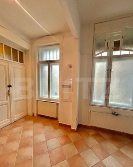 Apartament de patrimoniu, 5 camere, 125 mp cladire isto - 1