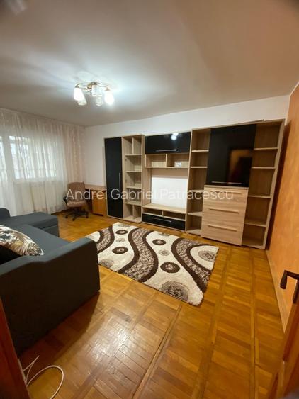 3 camere decomandate, centrala noua, termopan, izolat, 71mp, Piata Sud 3 camere decomandate, centrala noua, termopan, izolat, 71mp, Piata Sud