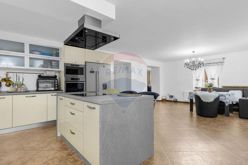 Casa noua pe colt si teren 1079 mp de vanzare in Macea,Arad - 8