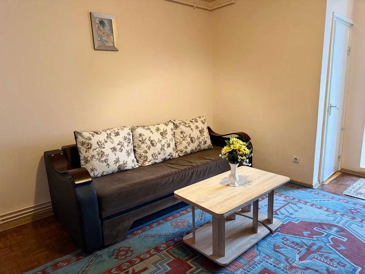 De Inchiriat garsoniera Zona UMF 280 - 1