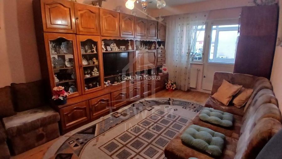 Apartament cu 3 camere decomandat | zona Vasile Aaron