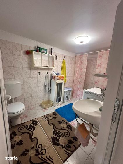 De vanzare casa in Roman, zona Pietei Mari, teren de 1300mp - 3