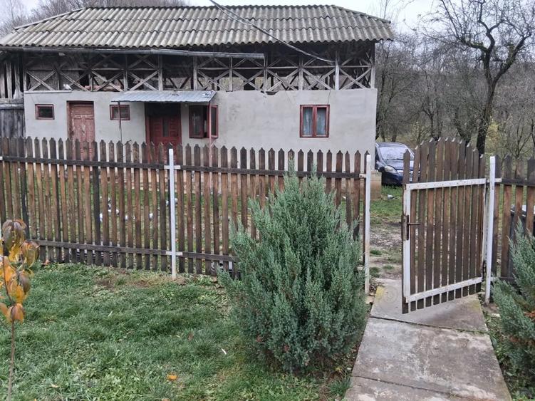 Casa cu 1000 m2 teren, 40 km Sinaia, 15km Pucioasa - 3