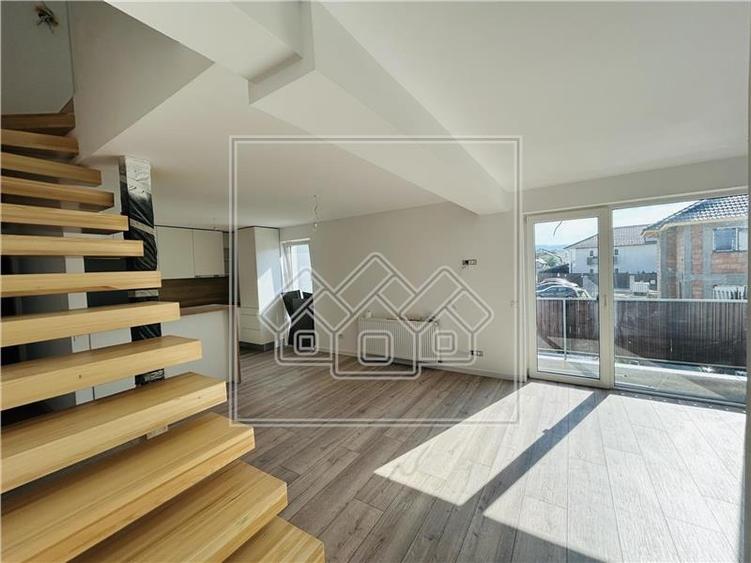 Apartament de vanzare in Sibiu - 4 camere, balcon - ap la vila - 6