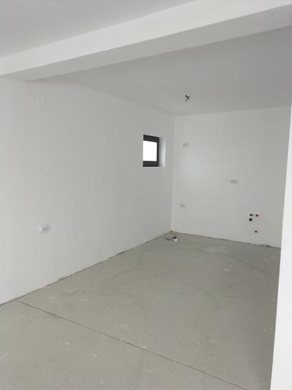 De v&acirc;nzare vilă situată &icirc;n zonă rezidențială a orașului Mioveni. - 3