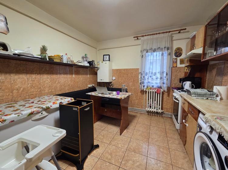 APARTAMENT 2 CAMERE-ETAJ 1-DECOMANDAT-DACIA - 5