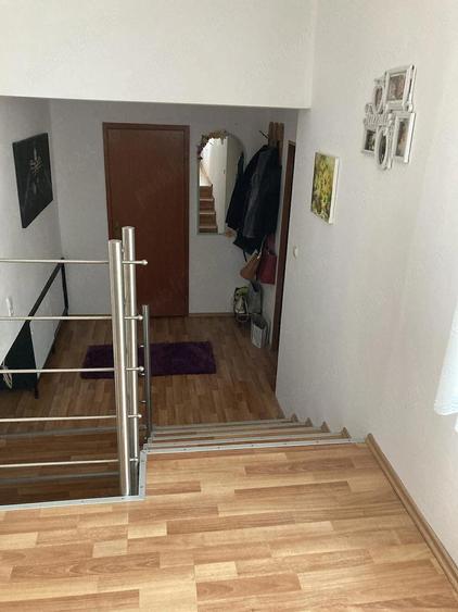 Vand Casa Cu Etaj Si Teren Mare - 6